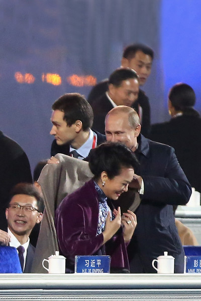 Галантный поступок Путина на саммите АТЭС в Пекине произвел неизгладимое впечатление на китаянок