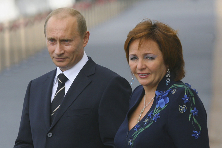 Владимир Путин сохранил дружбу с бывшей супругой