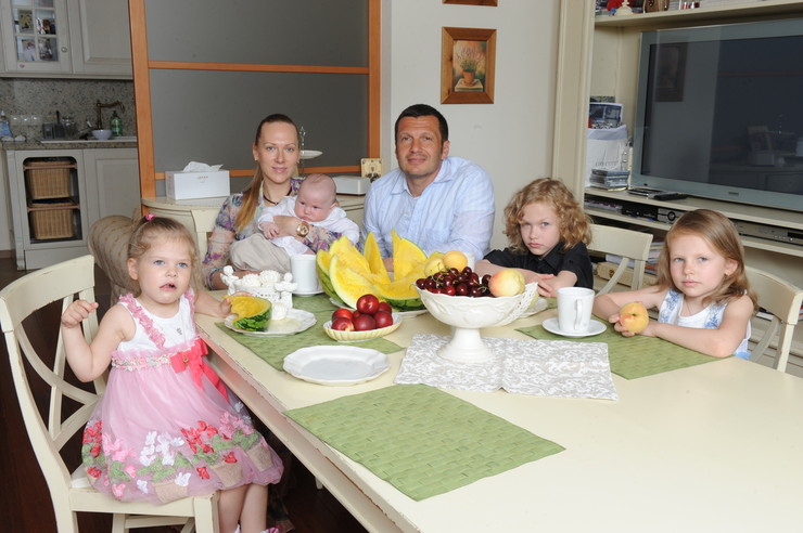 Эльга Сэпп создала крепкую семью с Владимиром Соловьевым
